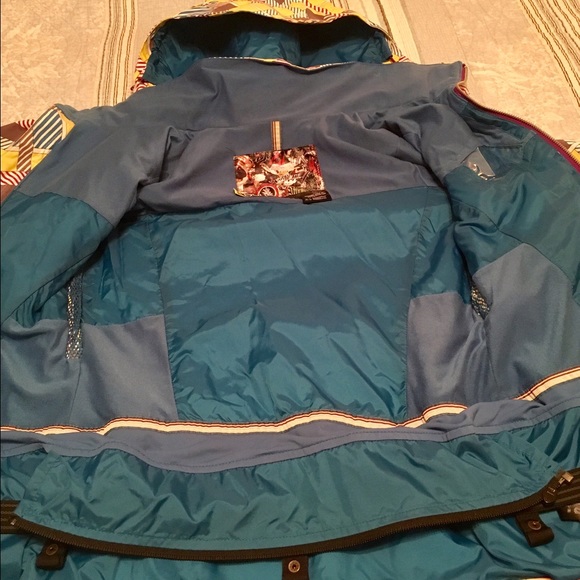 Women's Burton Dry Ride Ski/Snowboard jacket. XS - Picture 4 of 4